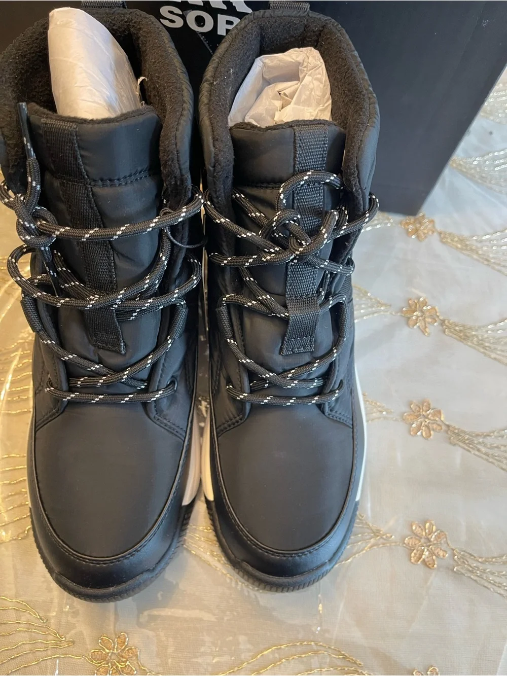 NWB Sorel women’s Whitney lll mid waterproof boots black size 8.5